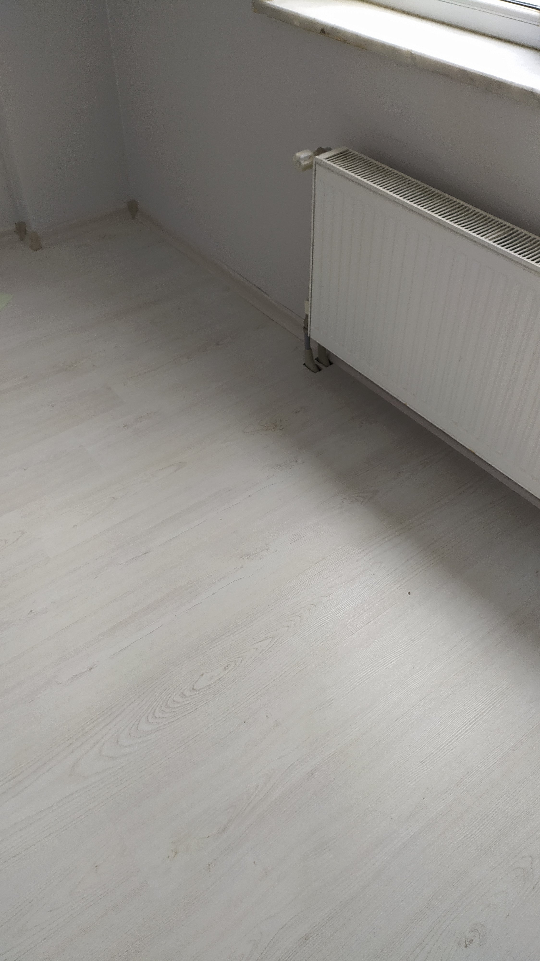 Toki evleri 4ncü kat laminant döşeme işi 1 wp 16014796251327564319260815995267